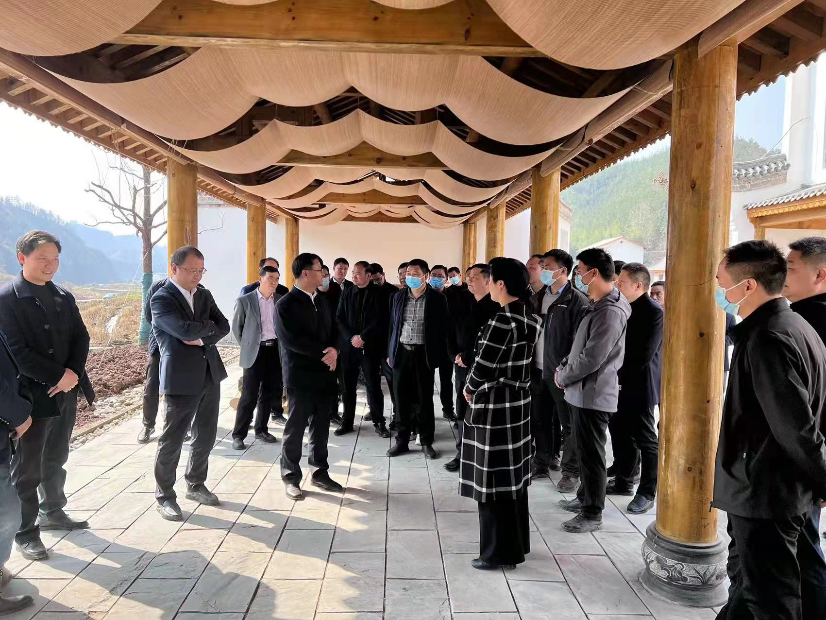 我县建立“周调度、月通报、季拉练”制度促乡村振兴