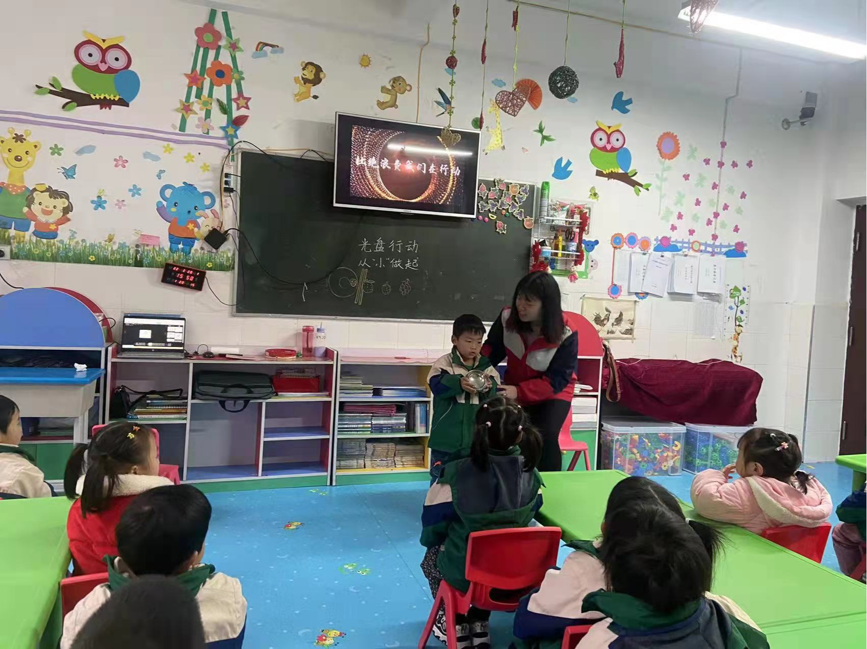 溢水中心幼儿园：开展 “光盘行动”主题教育活动