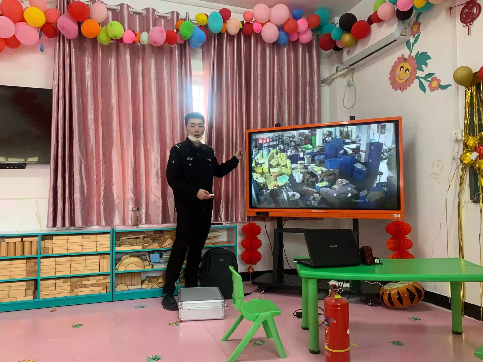 双台乡中心幼儿园进行消防安全知识培训