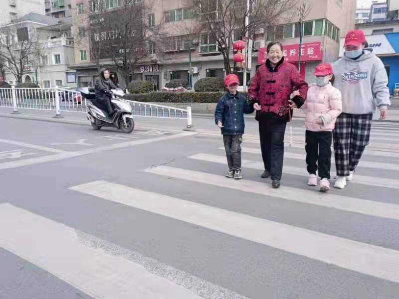 金宝宝幼儿园开展学习雷锋精神系列活动