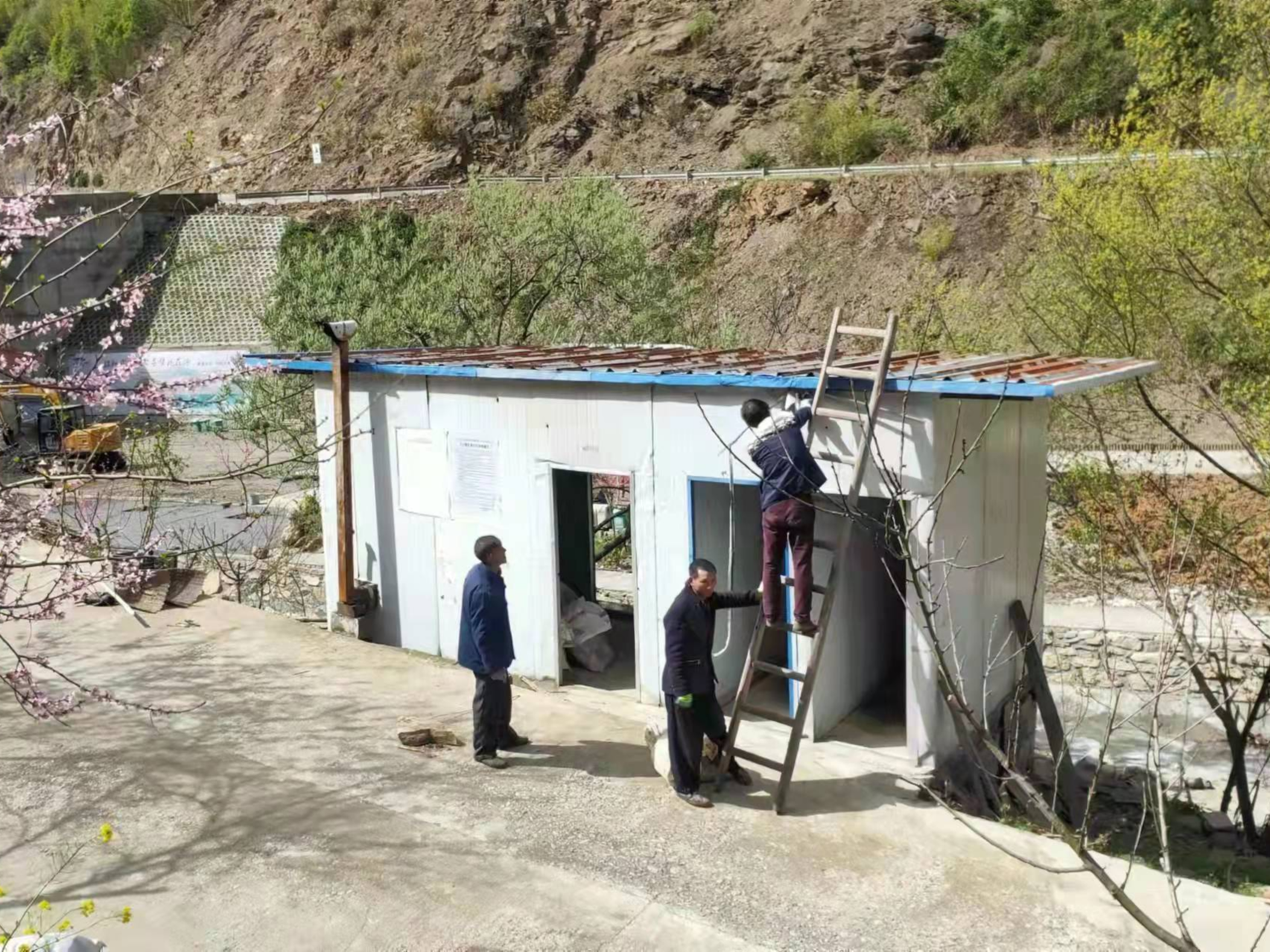 官渡镇：拆除违章建筑 共建美丽家园