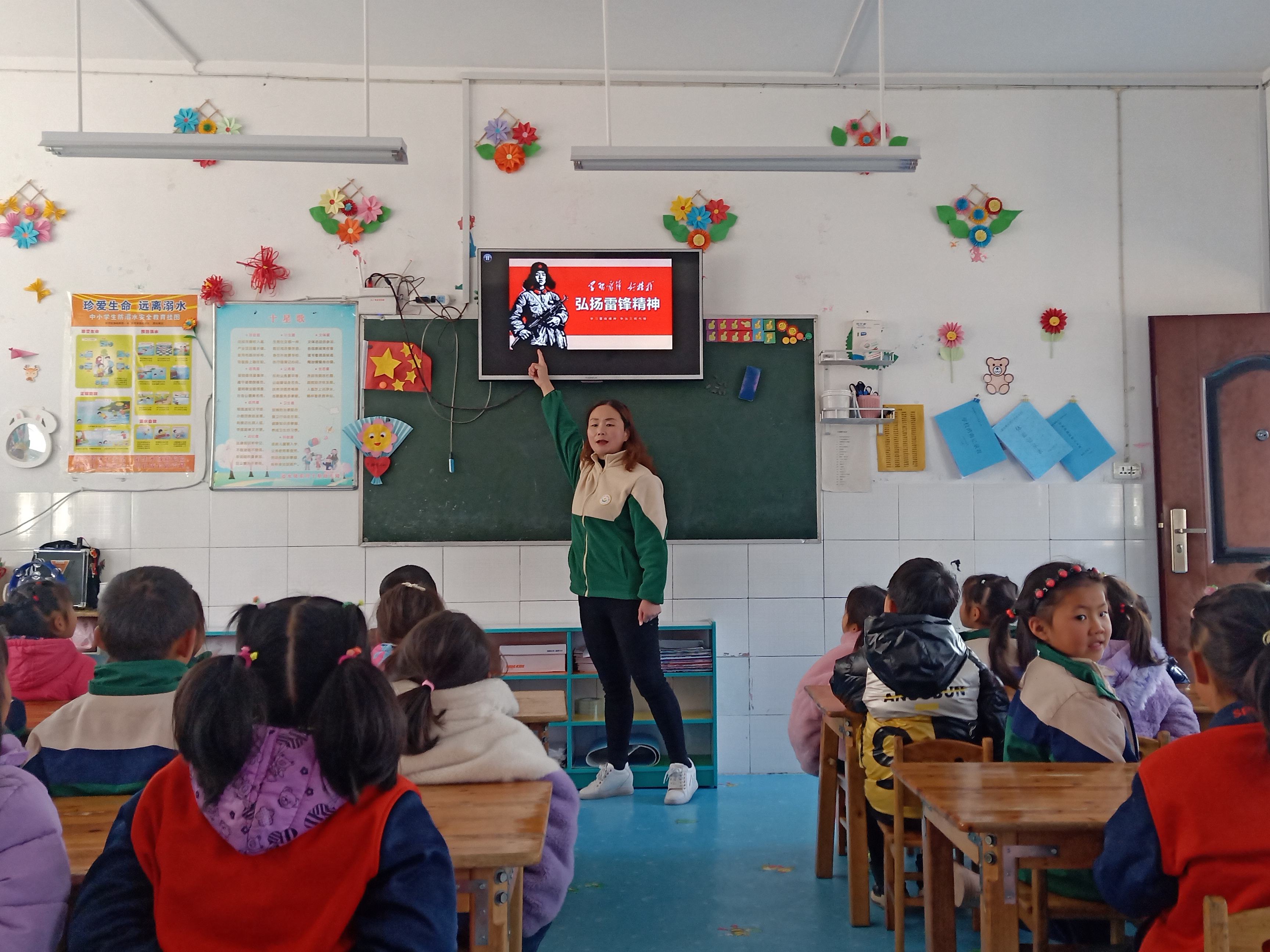 东川十星幼儿园：开展雷锋纪念日主题活动