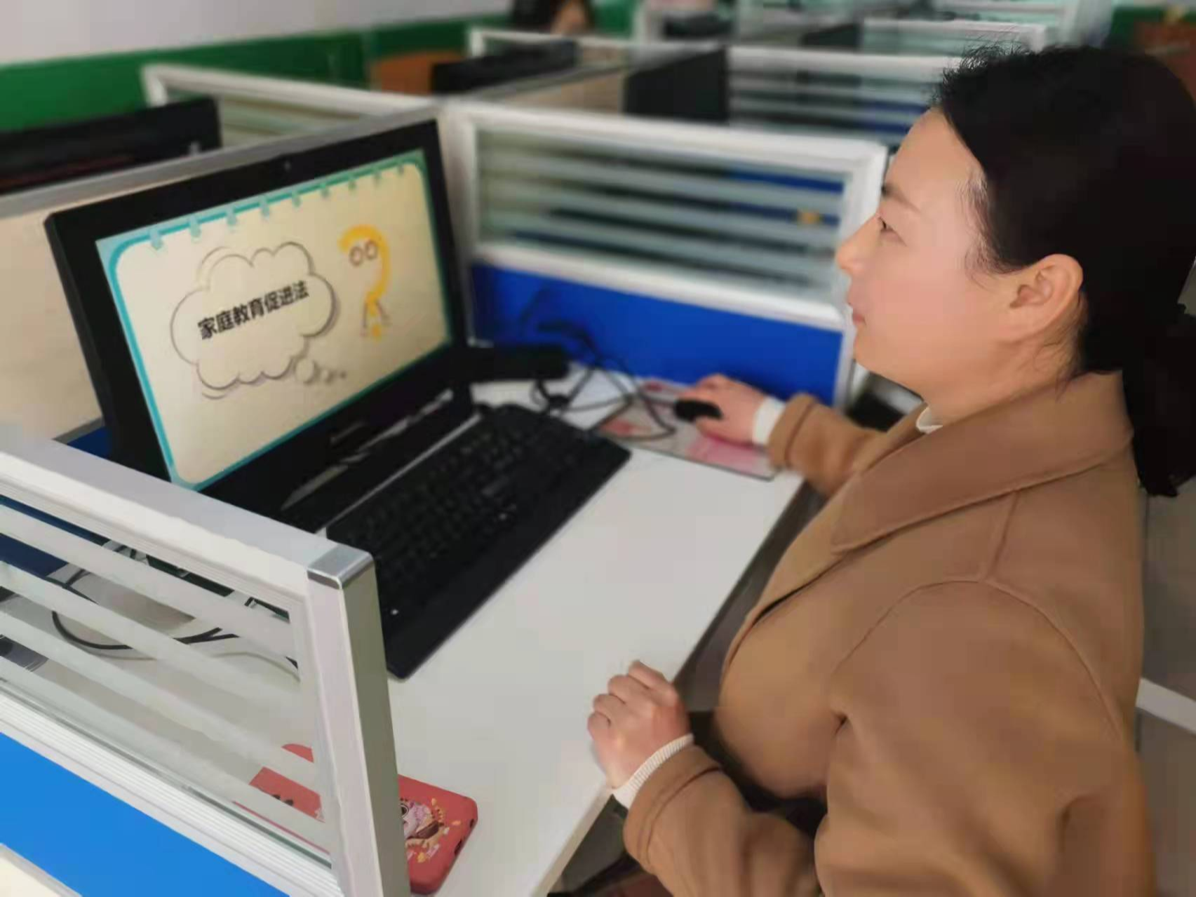 县实验幼儿园：多举措开展《家庭教育促进法》宣传