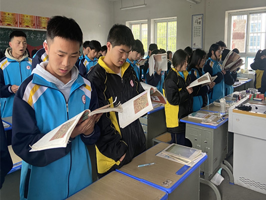 竹山二中：诵读诗书经典 弘扬传统文化