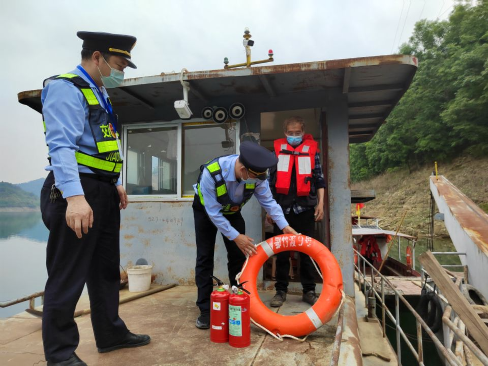 肃清水上交通安全漏洞  遏制水上安全事故发生