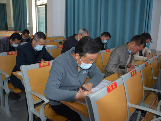 竹山二中26名党员干部参加廉政知识测试