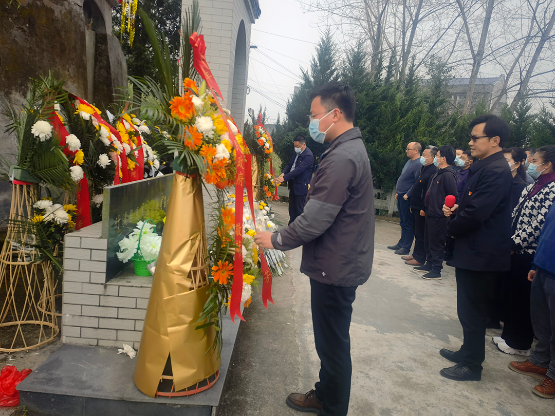 擂鼓镇：清明祭英烈  红色永传承