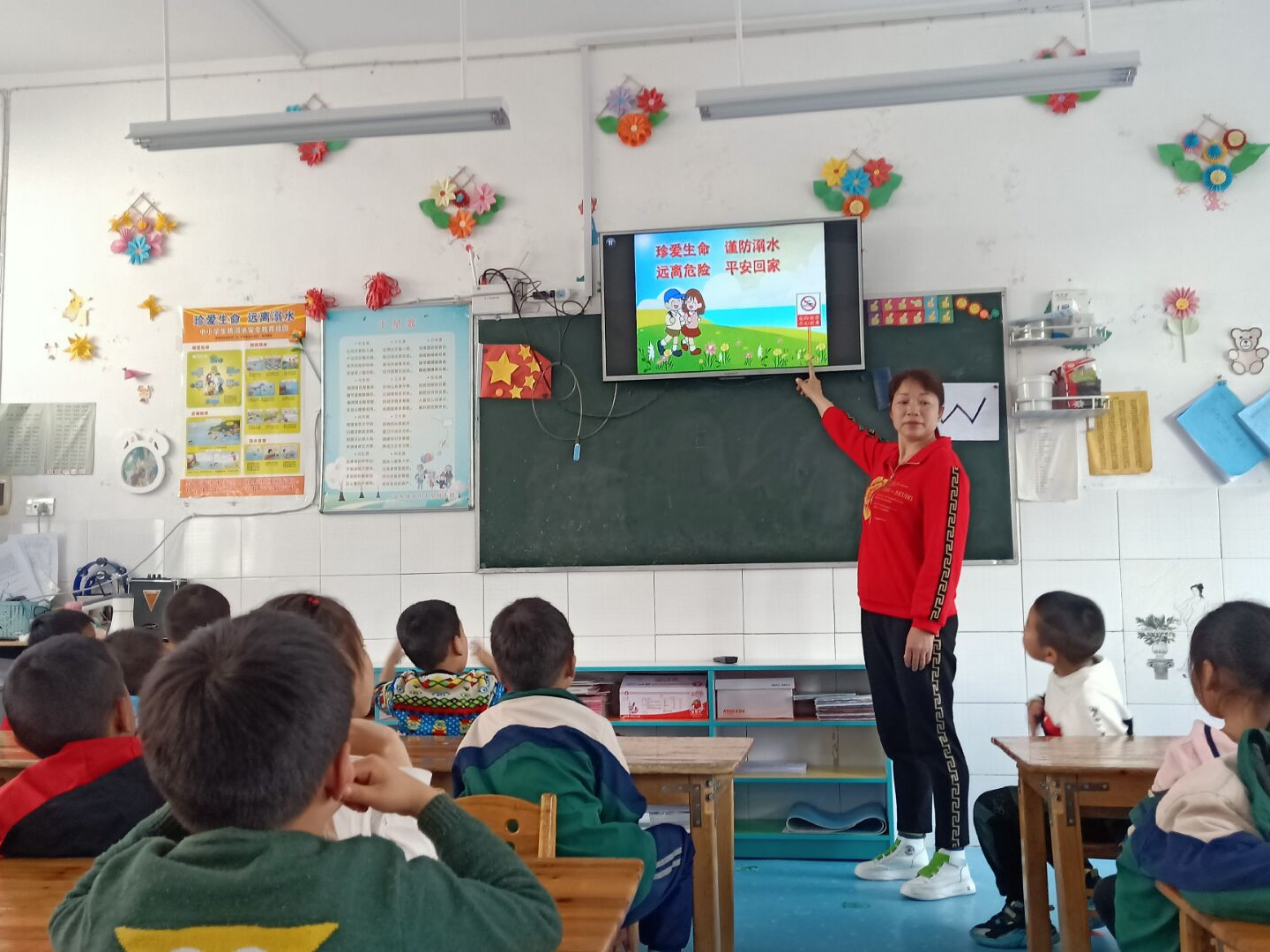 溢水东川十星幼儿园开展防溺水安全教育活动