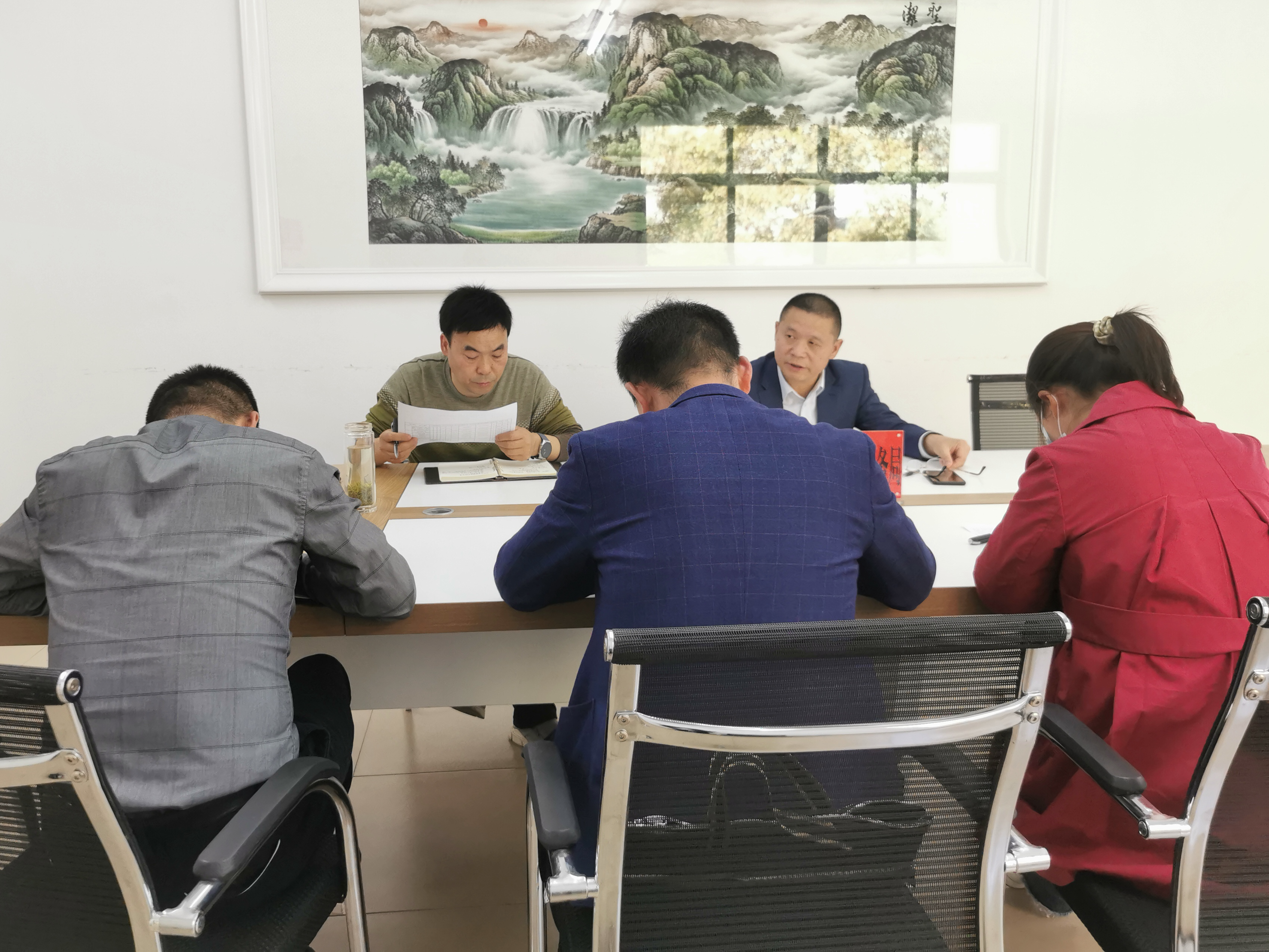 县退役军人事务局召开信访维稳分析研判会