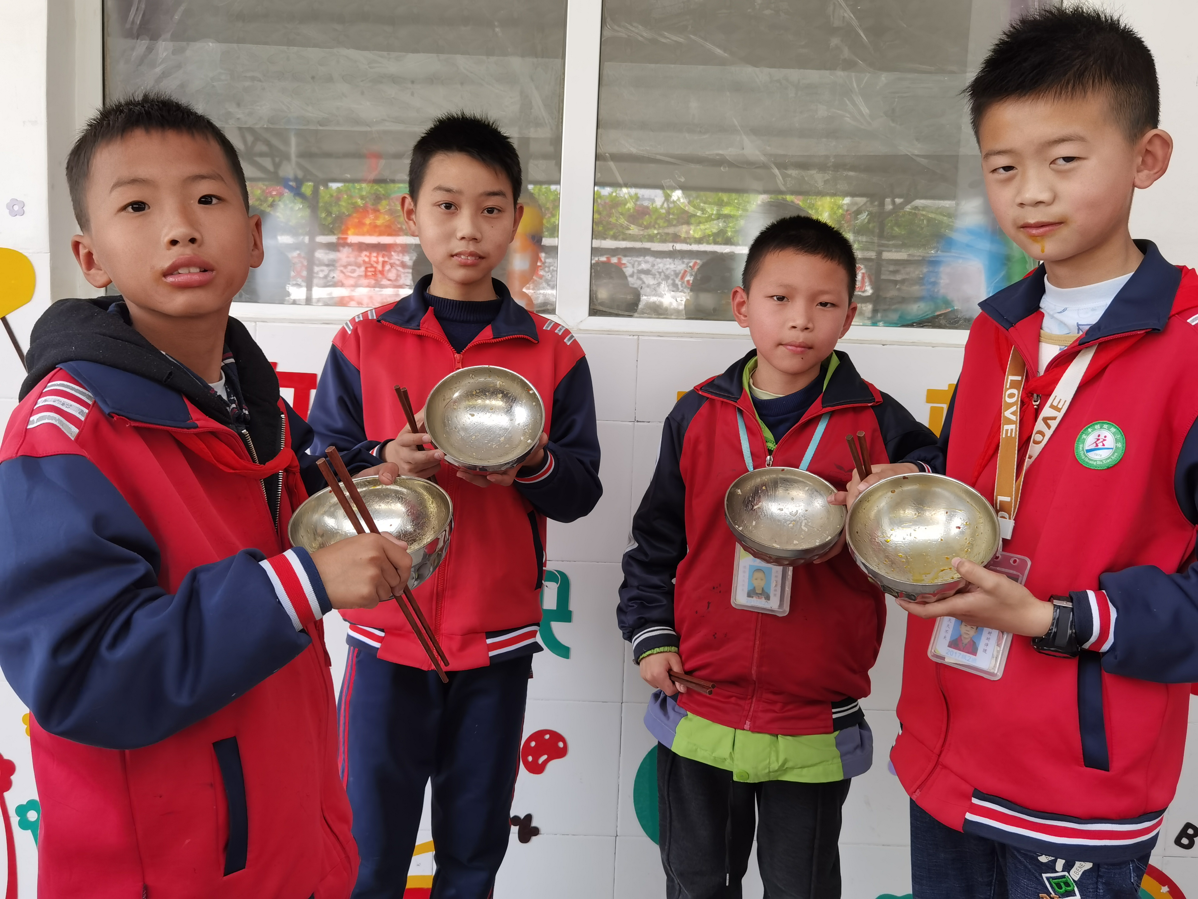 宝丰镇双坝小学：“光盘行动”蔚成风气