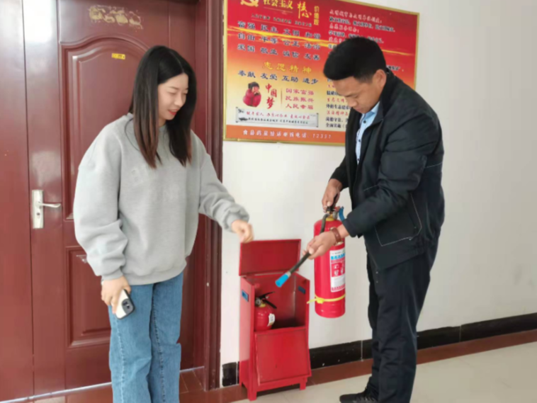 官渡镇：消防技能进社区 消防知识入民心
