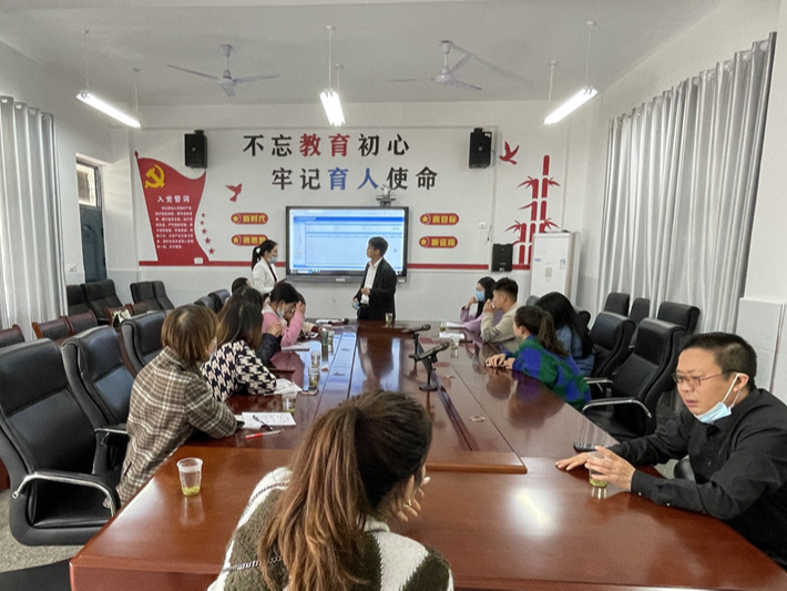 市继教中心来竹山验收“十三五”继续教育工作