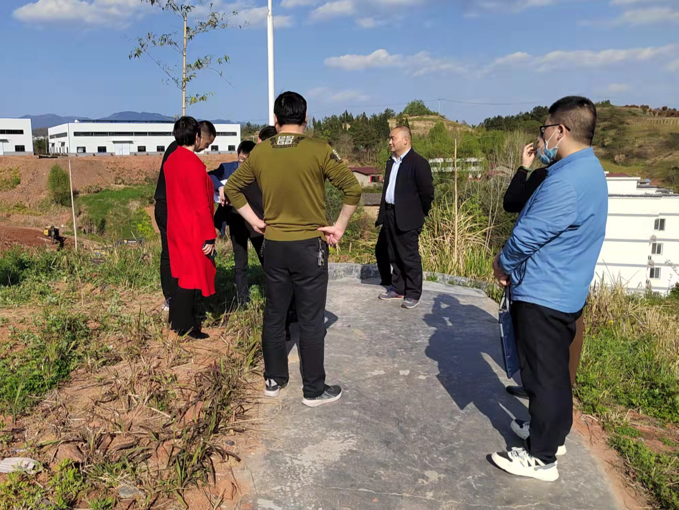 县行政审批局：实现工程建设项目审批企业办事“零跑腿”