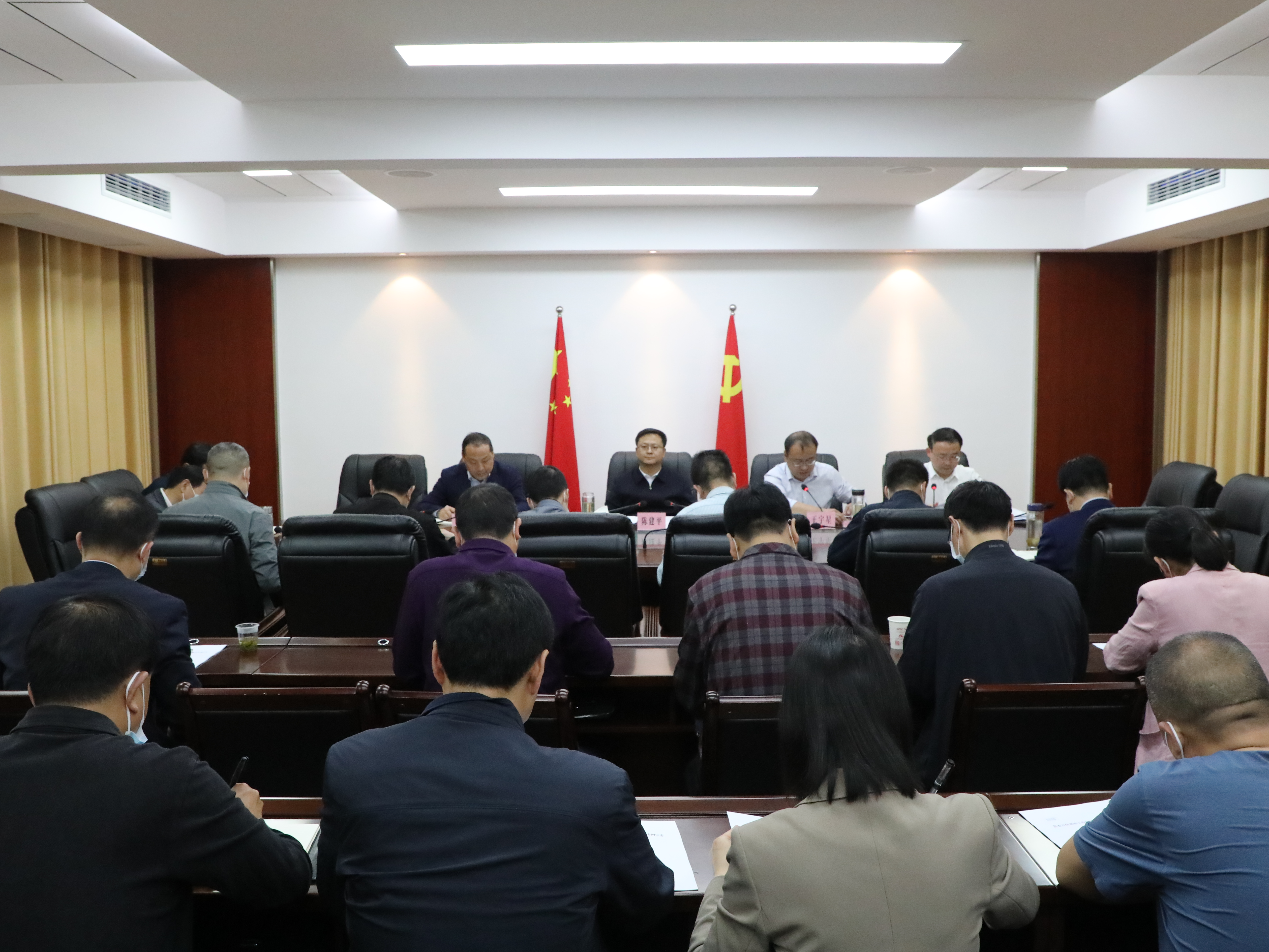 县委宣传思想工作领导小组暨县委网信委会议召开