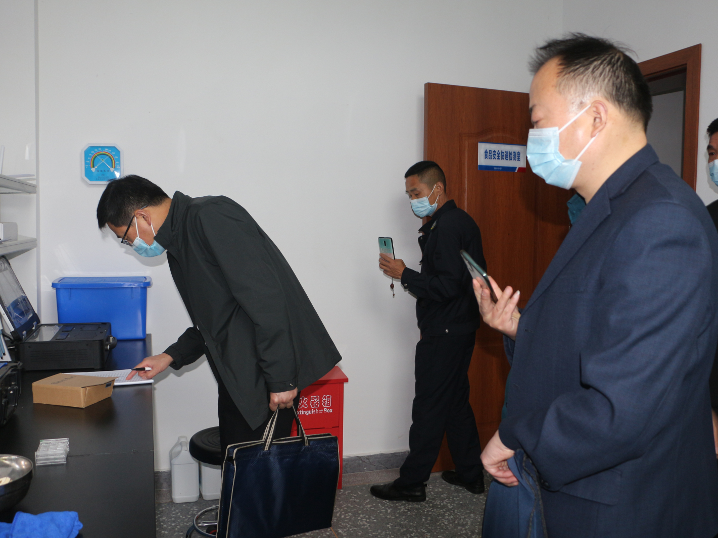 县教育局督导检查溢水镇校园安全工作