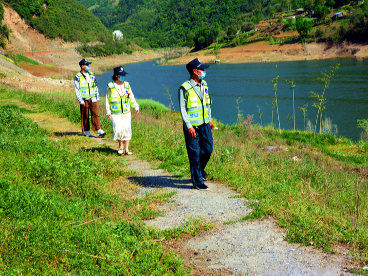 官渡中心学校：组建巡河队 筑牢防溺水安全网