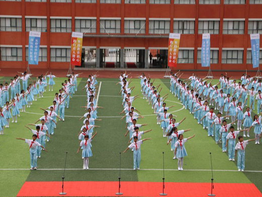 县第二实验小学：五育并举提素养 岗位练兵促提升
