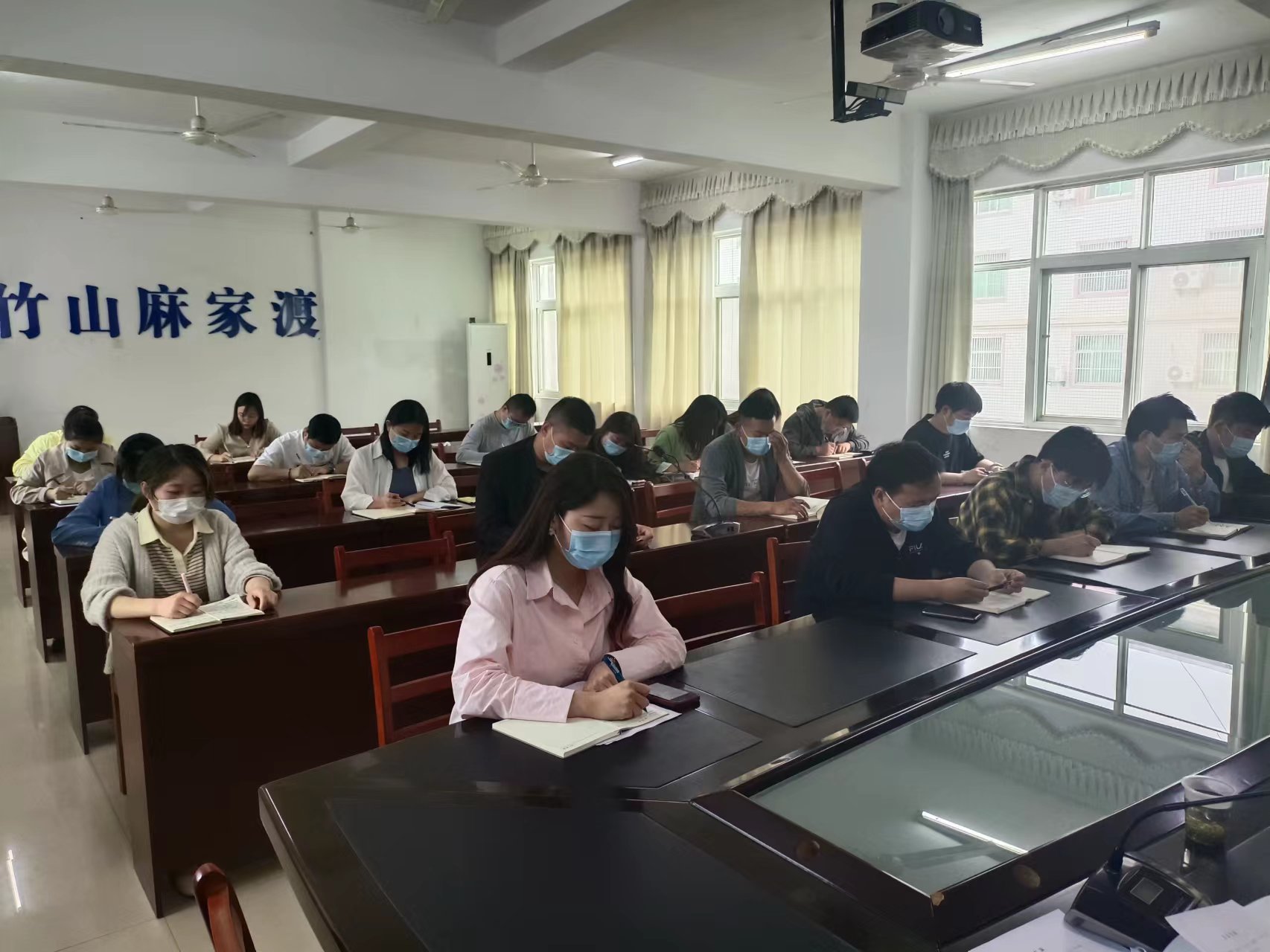 麻家渡镇：集中夜学为年轻干部“充电蓄能”