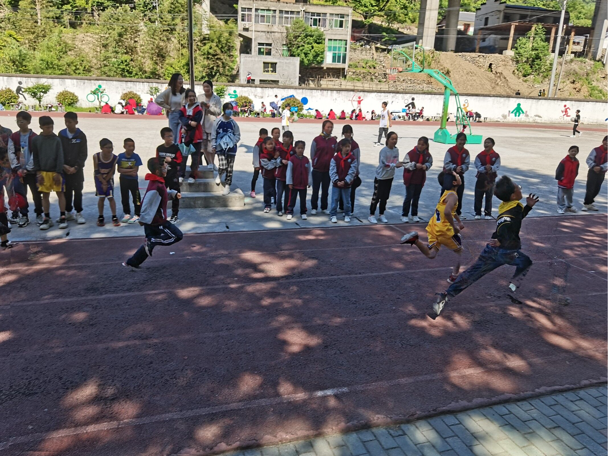 双台乡九年制学校举行春季学生运动会