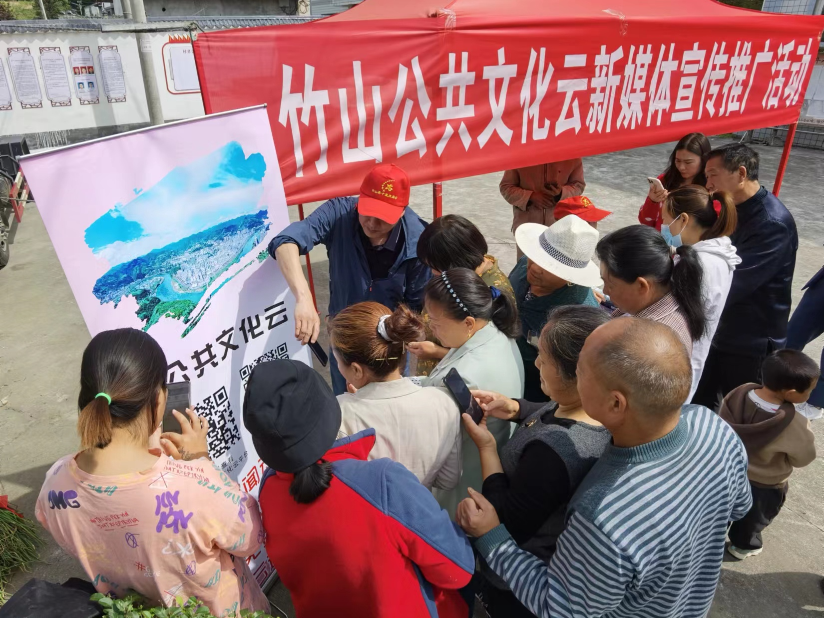 县文化馆开展公共文化云新媒体宣传推广活动
