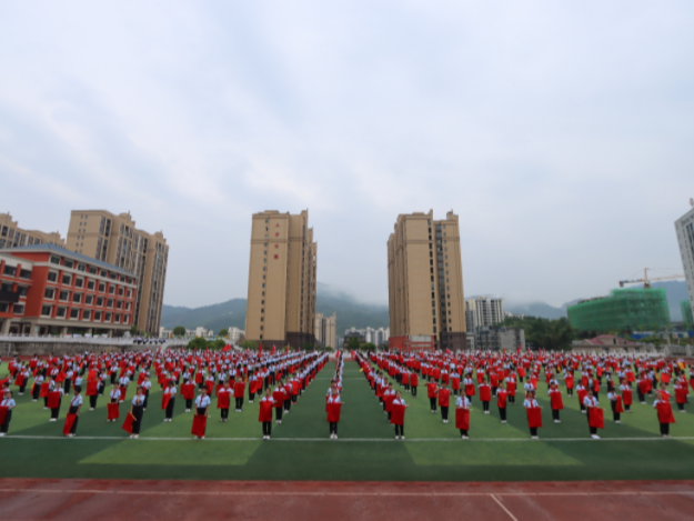 恒升小学：向美而生 向上而行