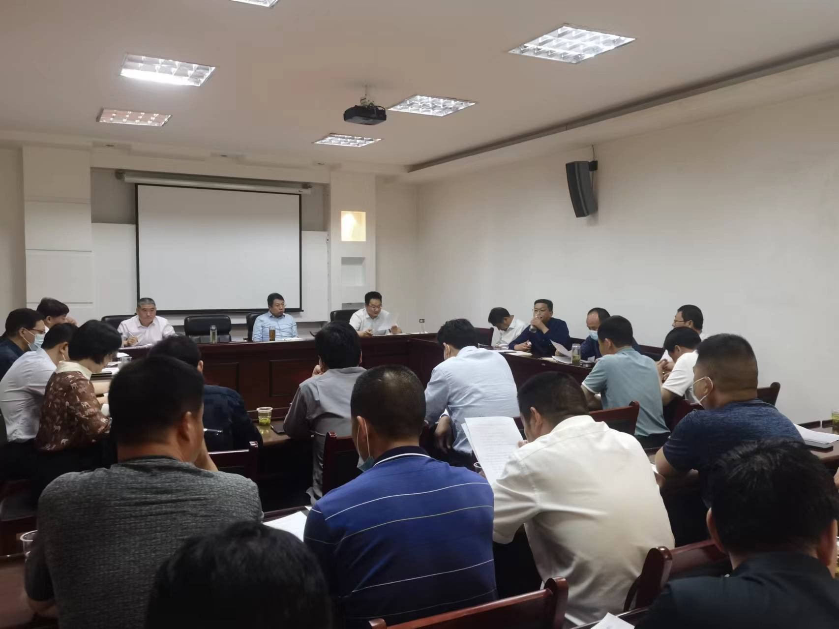 我县召开城区重点项目调度会