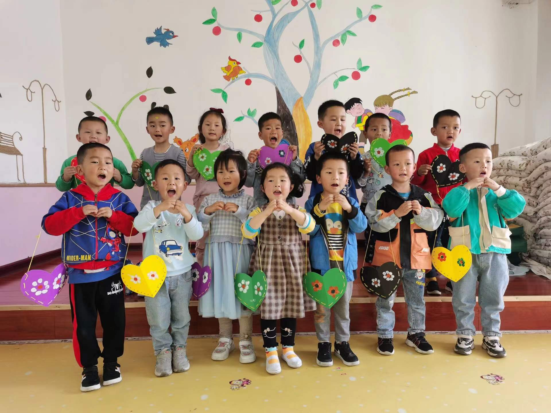 擂鼓镇护驾幼儿园开展母亲节主题教育活动