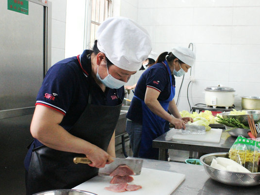 深河乡开展学校食堂厨艺大赛