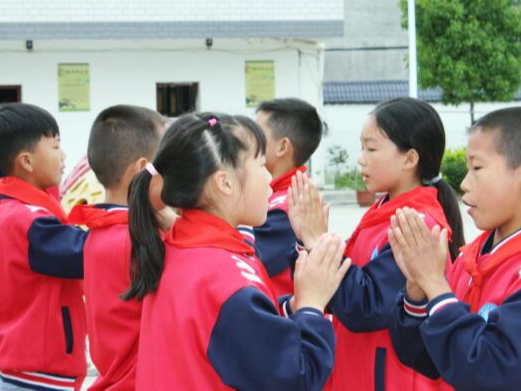 深河乡特色教育润校园