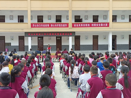 双台乡茅塔小学举行师德演讲比赛