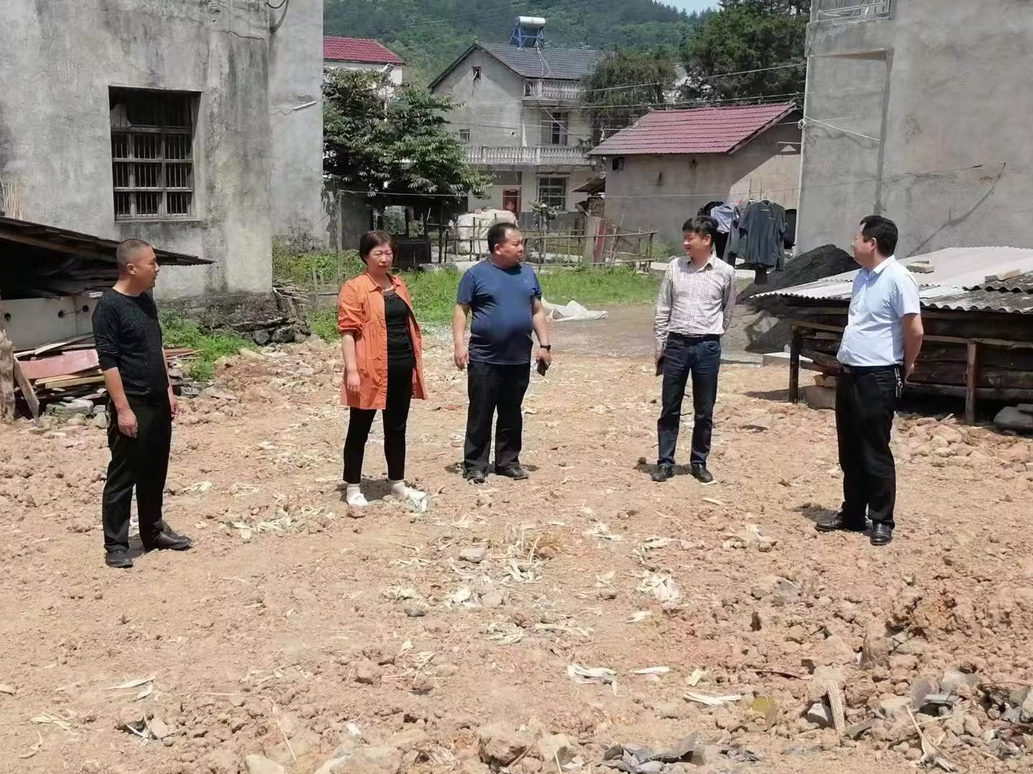 县住建局：组织开展城乡居民房屋隐患排查整治专项行动