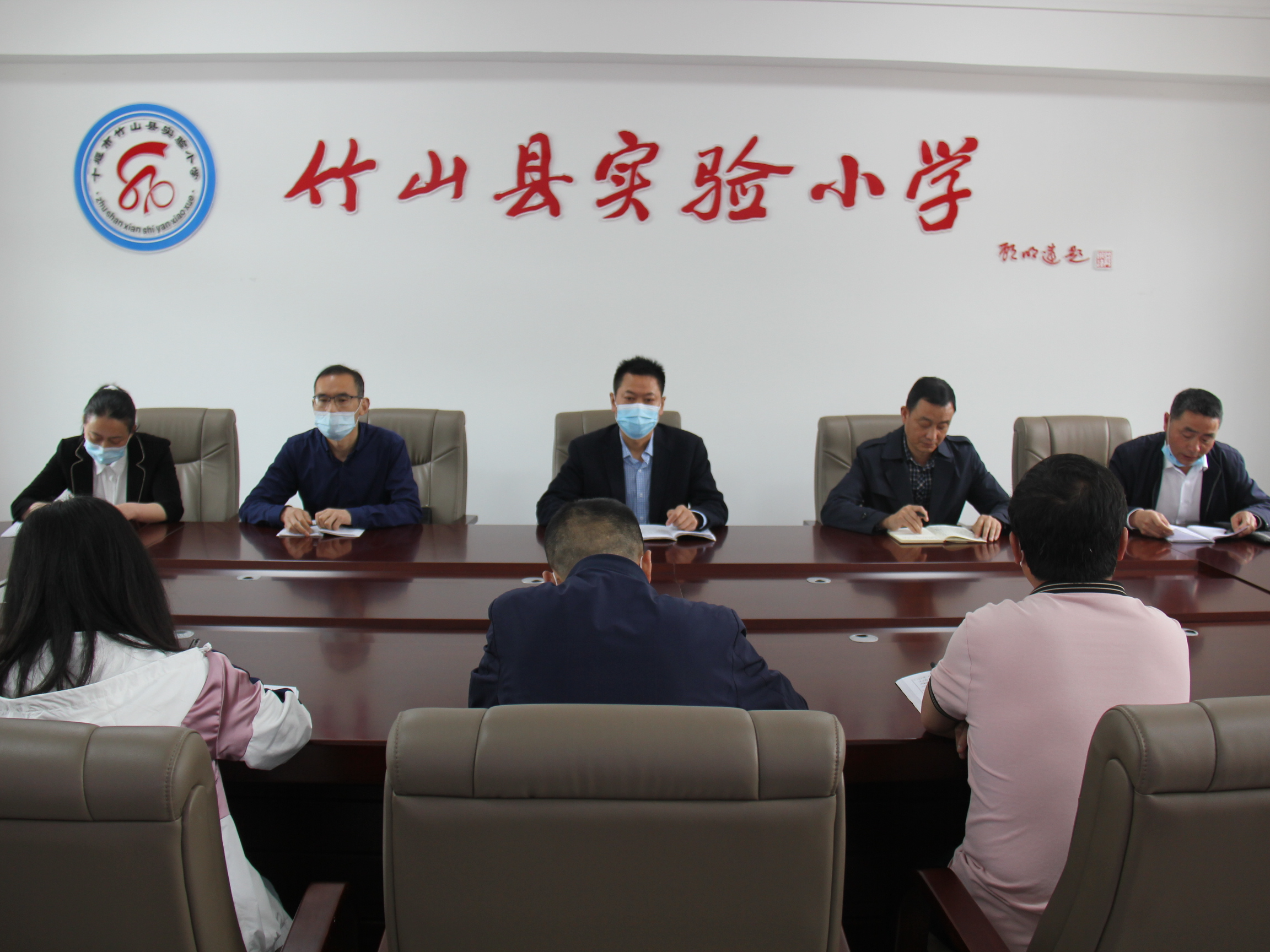 县实验小学：教学岗位大练兵　协作教研展新篇