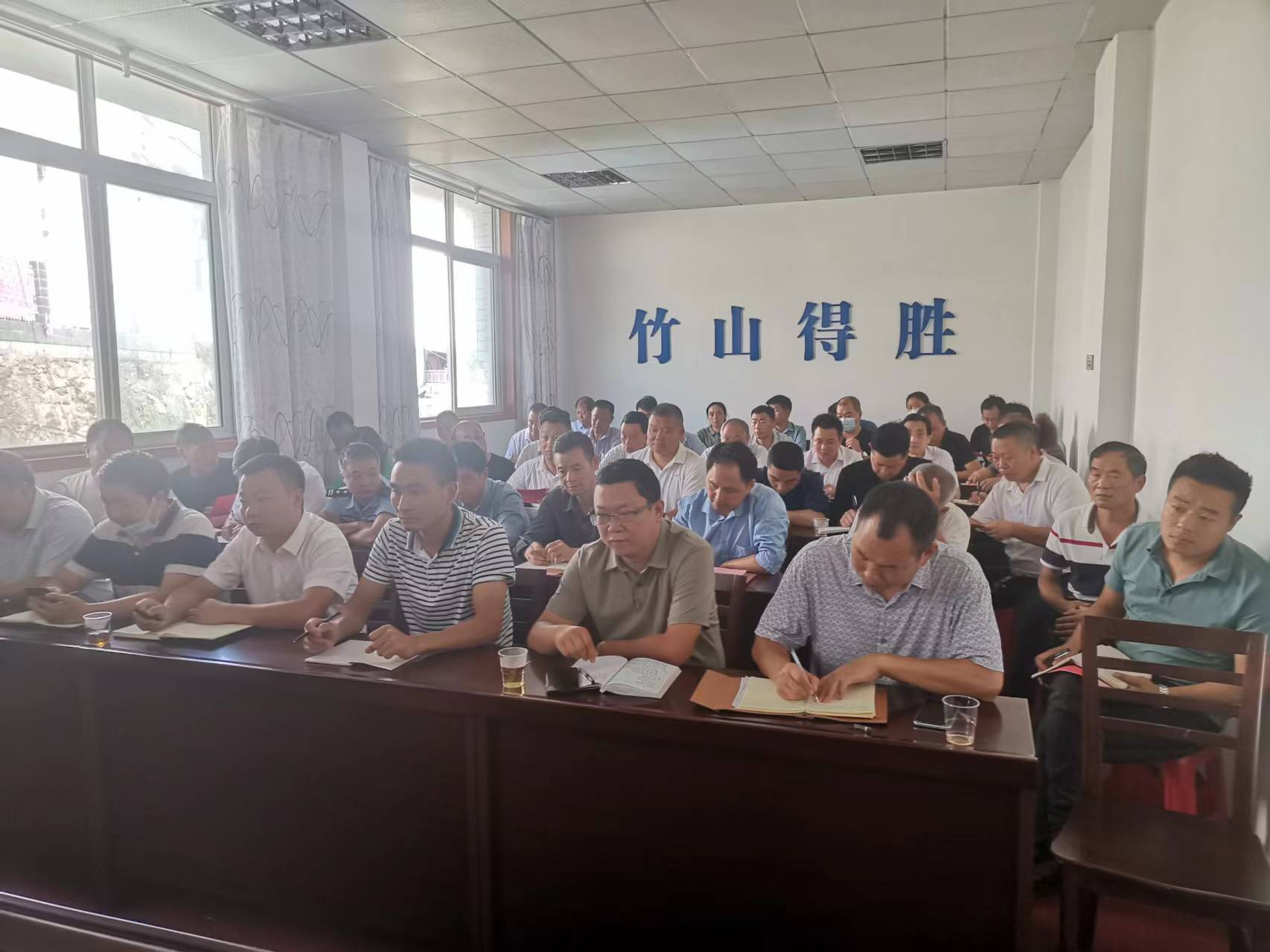 得胜镇：召开专项整治群众身边腐败和作风问题动员部署会