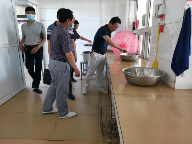 溢水中心学校开展下基层察民情解民忧暖民心实践活动