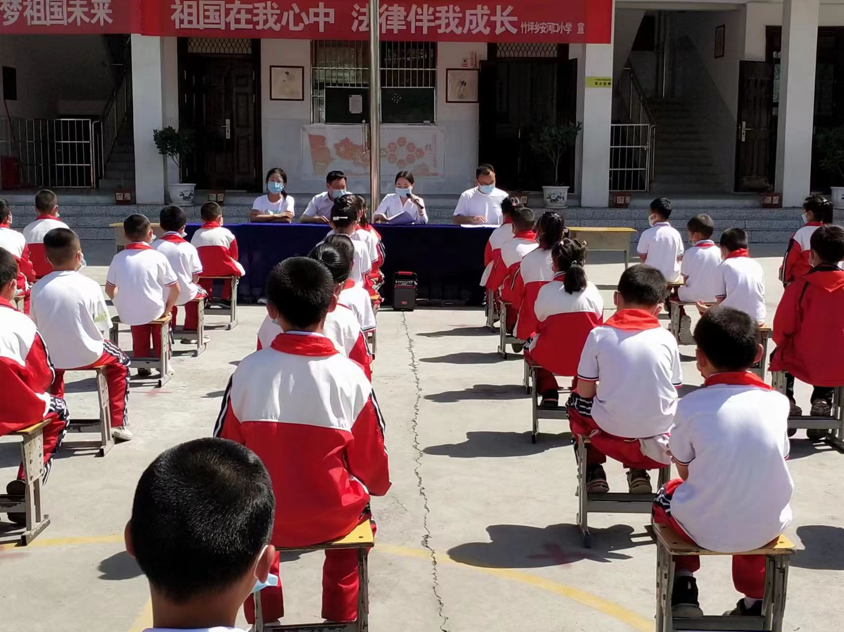 竹坪乡多措并举筑牢防溺水安全防线