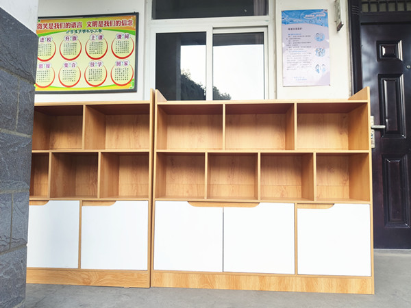 南京心汇心公益基金会为乡村小学捐赠图书角