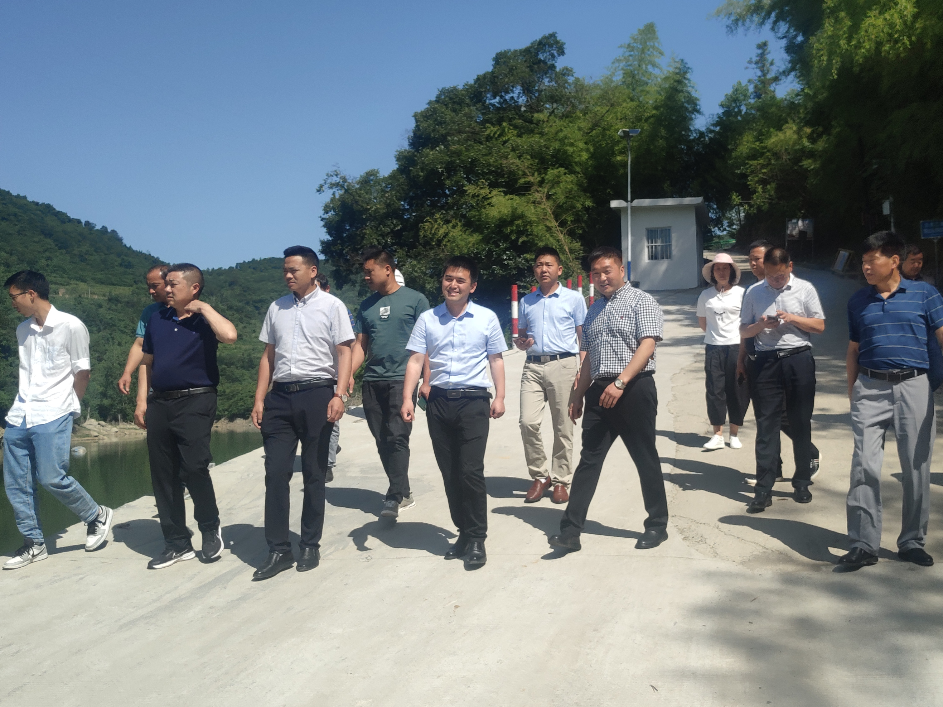 官渡镇：借梯登高促提升