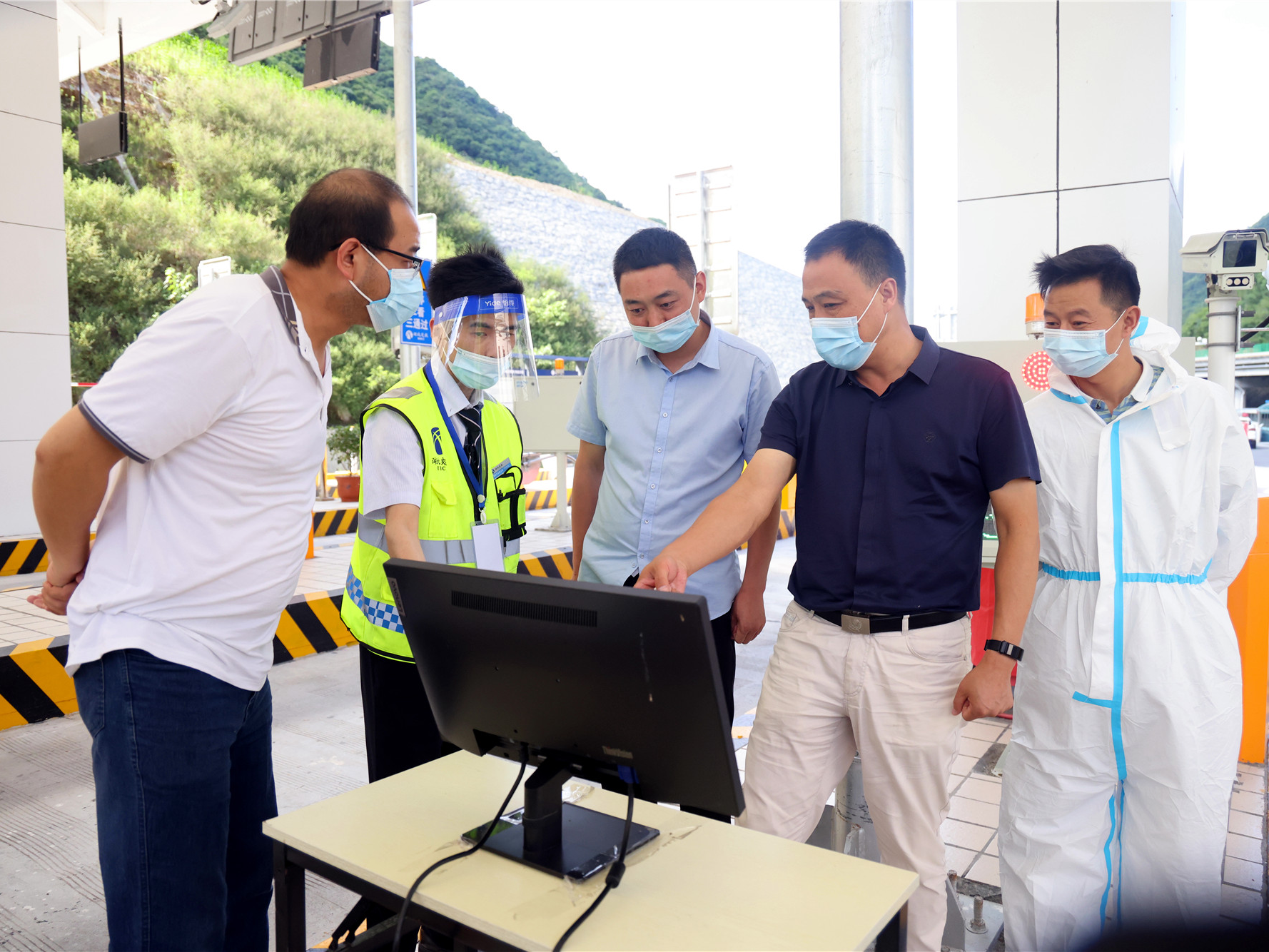 我县严把“外防输入”第一道关口