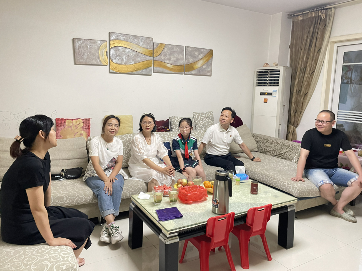 县第二实验小学：户户走到察民情 家校共育暖民心