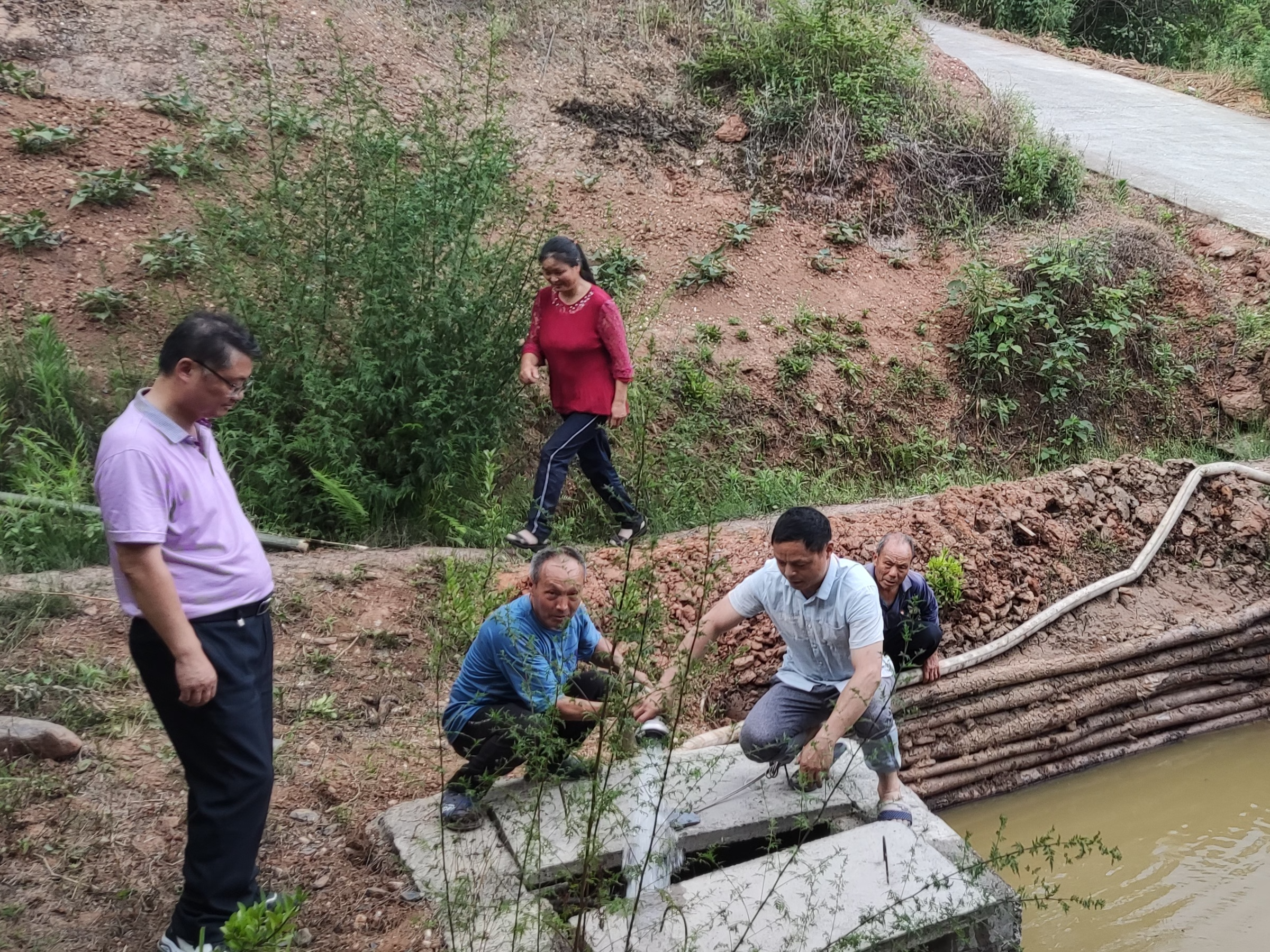 擂鼓镇为边缘山区农户送水解民忧