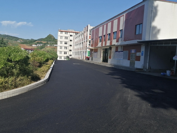 擂鼓镇：情系教育办实事