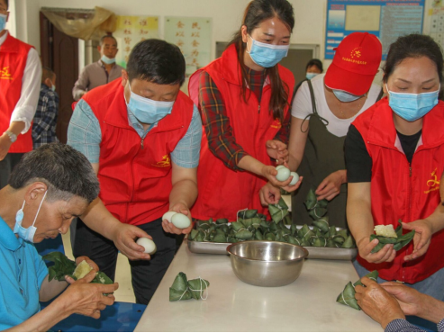 潘口乡：暖心端午节 情系福利院