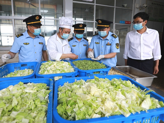 食品安全隐患“清零”   护航考生“舌尖安全”