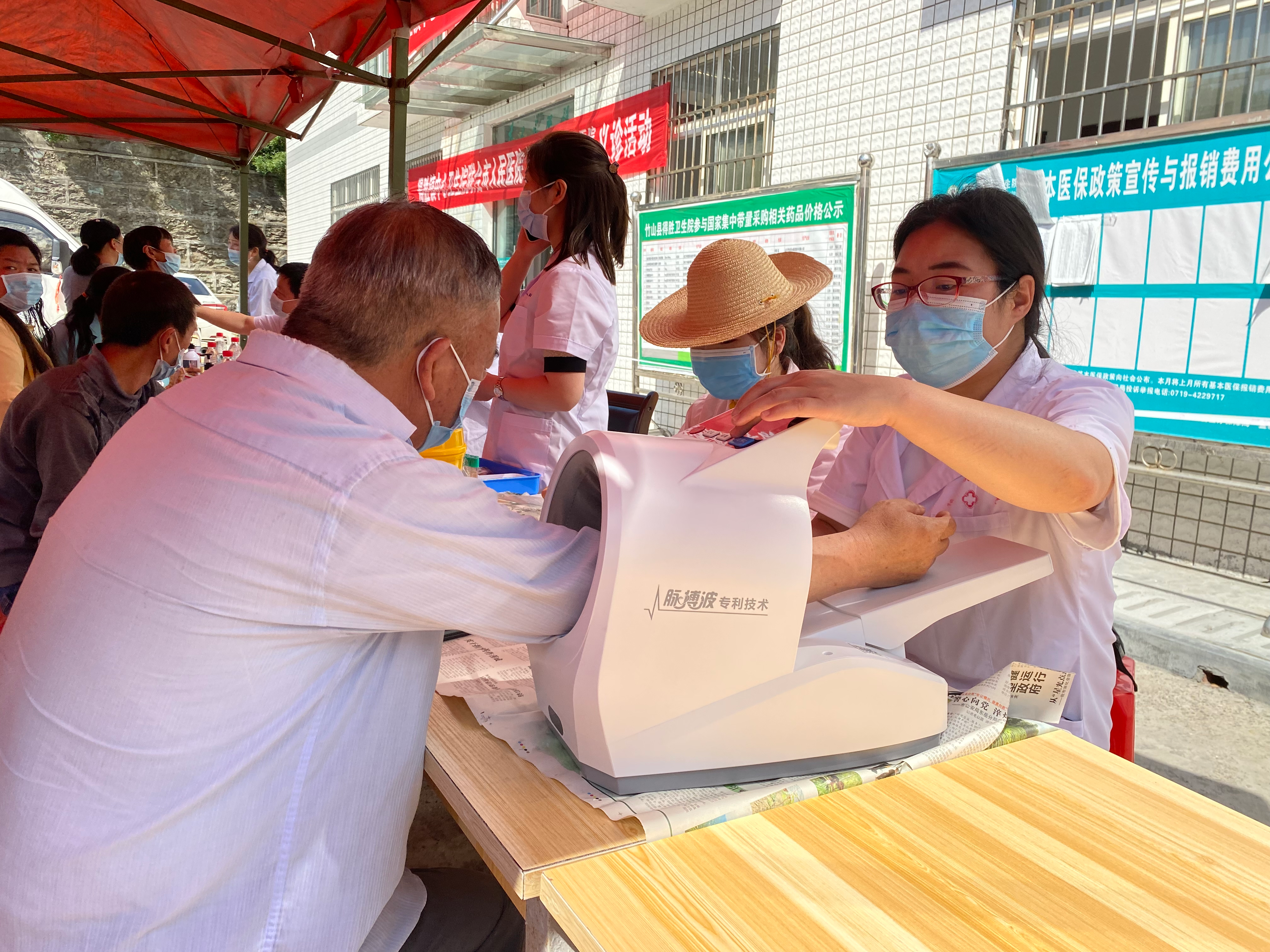 得胜镇义诊活动  送医下乡暖民心