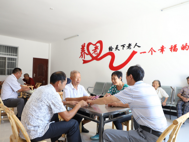 县民政局扎实做好农村福利院老人防暑降温工作