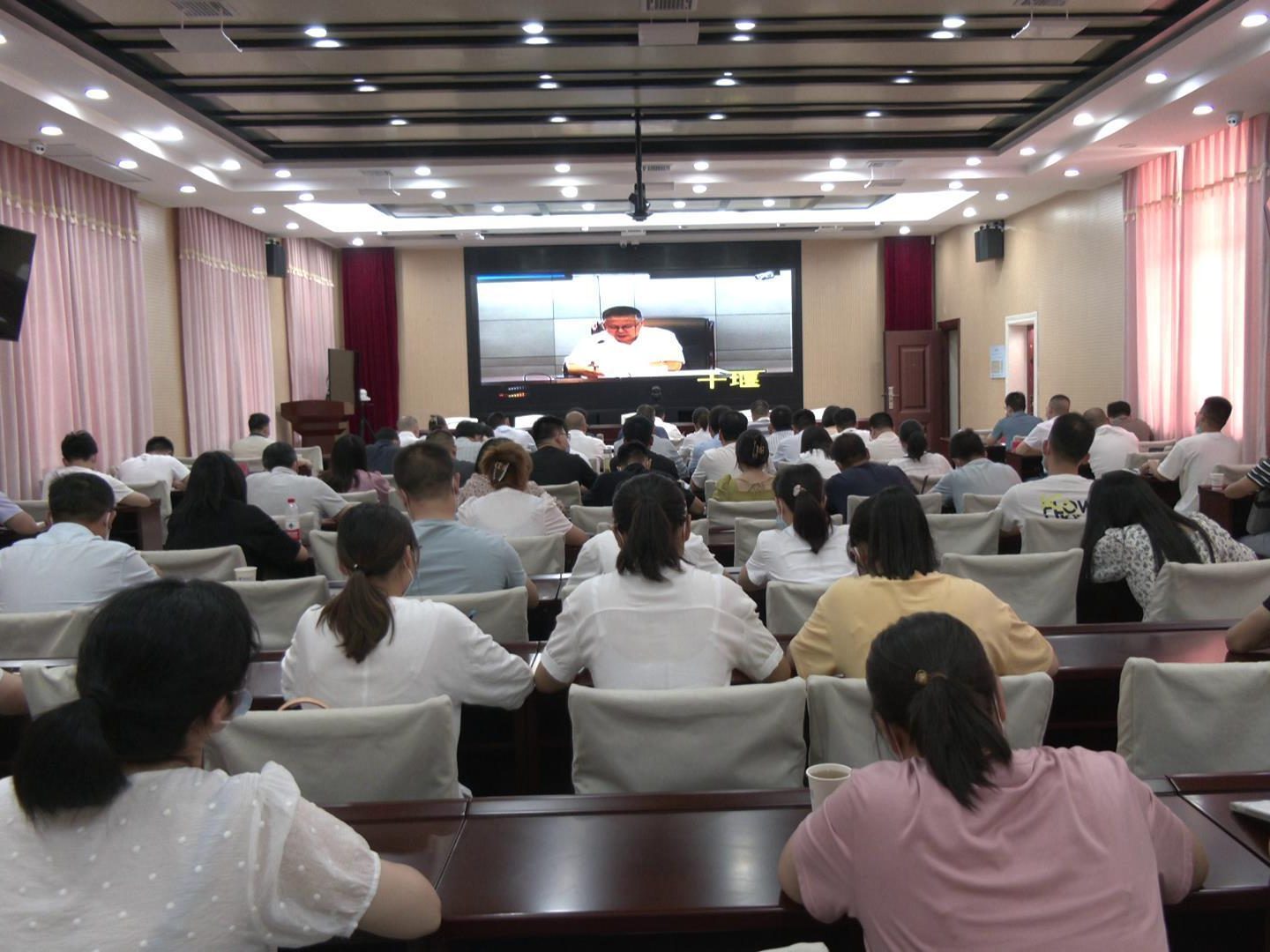 我县收听收看全市12345政务服务热线群众诉求办理考核培训视频会