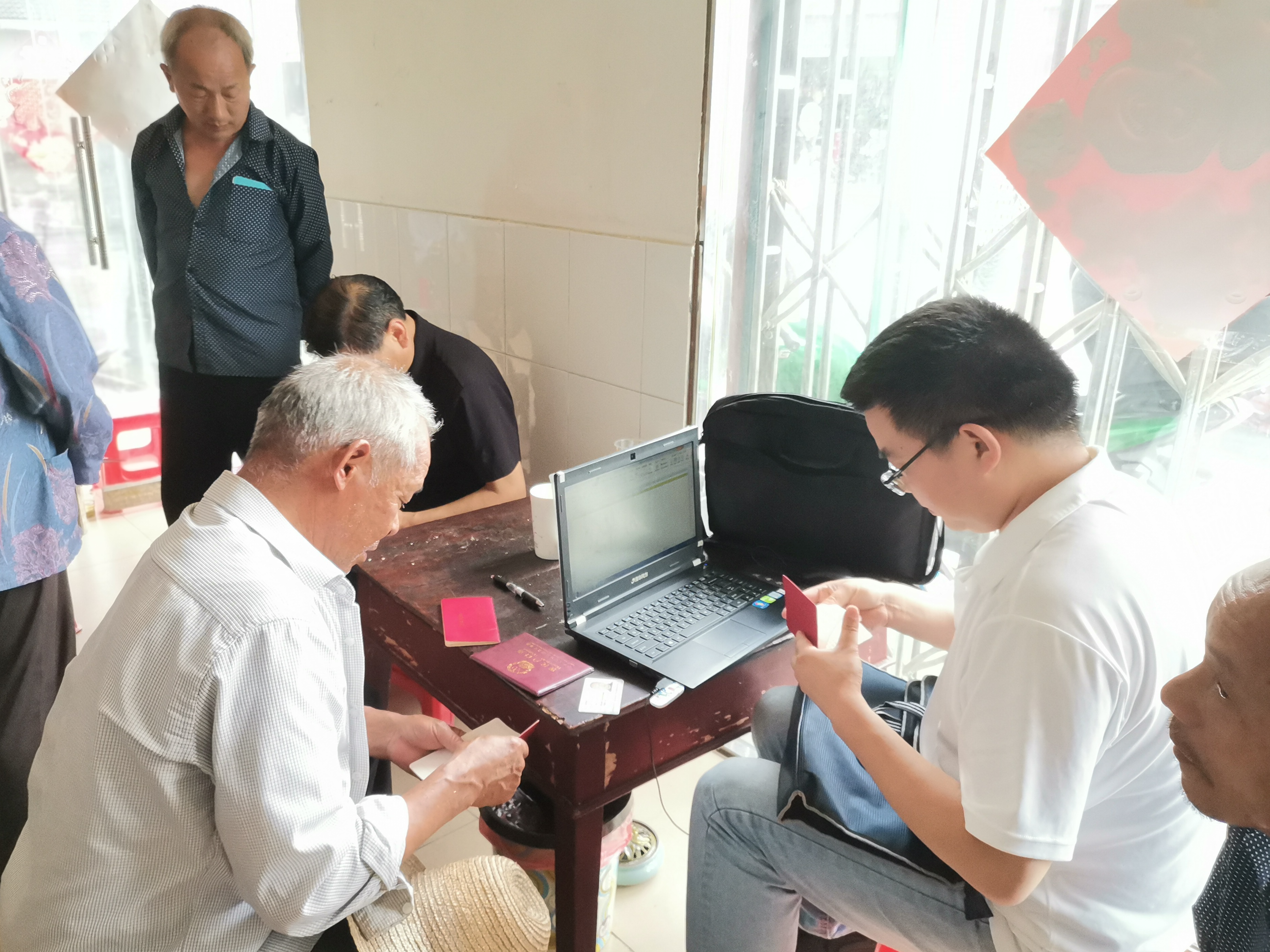 县民政局扎实开展社会救助综合治理