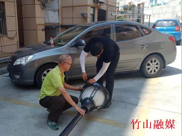 县科技经信局：下沉社区办实事  心系群众暖民心