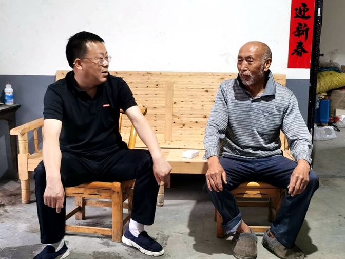 竹山县纪委监委：同向发力推进“下基层察民情解民忧暖民心”实践活动走深走实