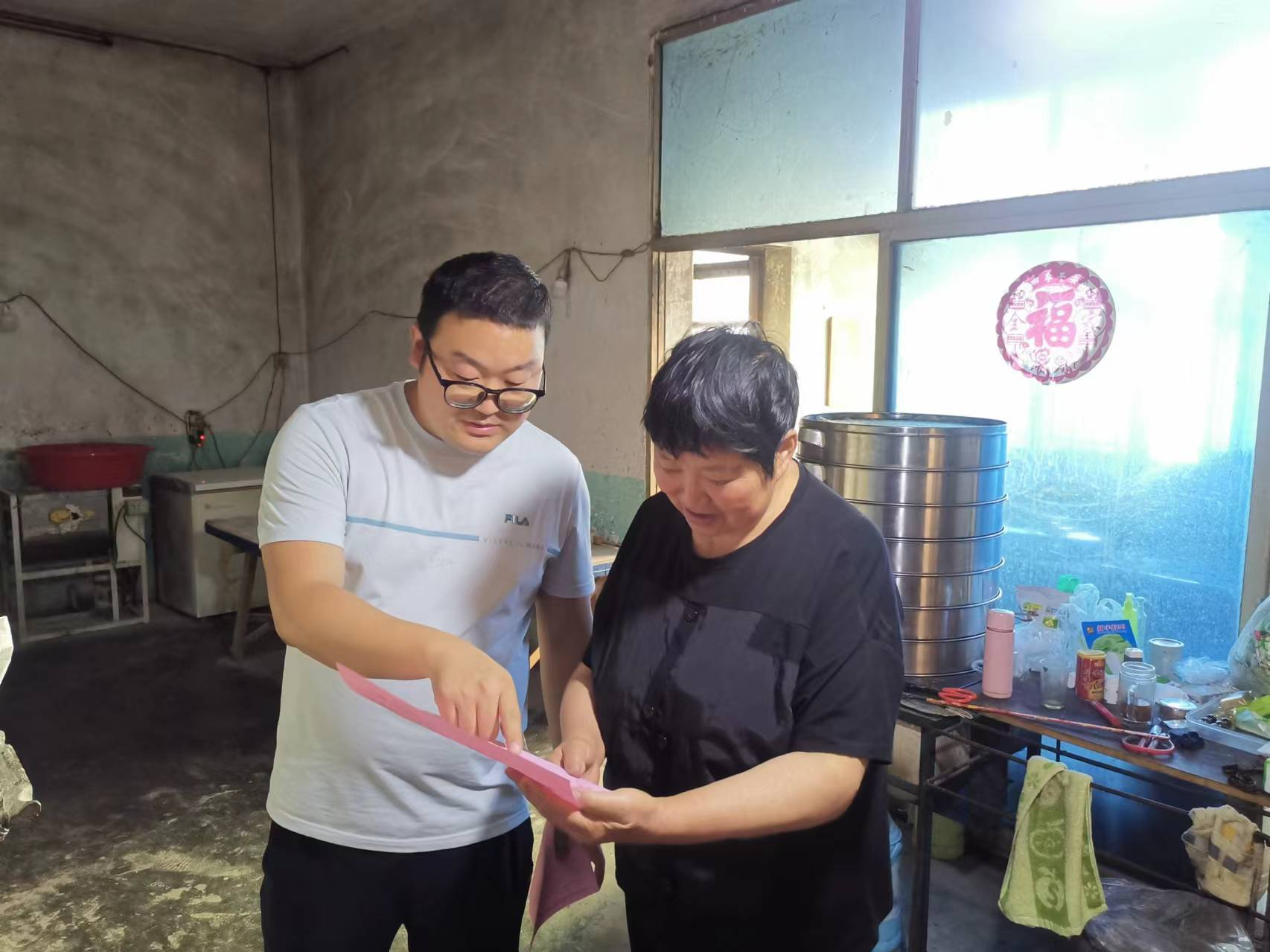 双台乡：发放“农民负担监督卡” 保护农民合法权益